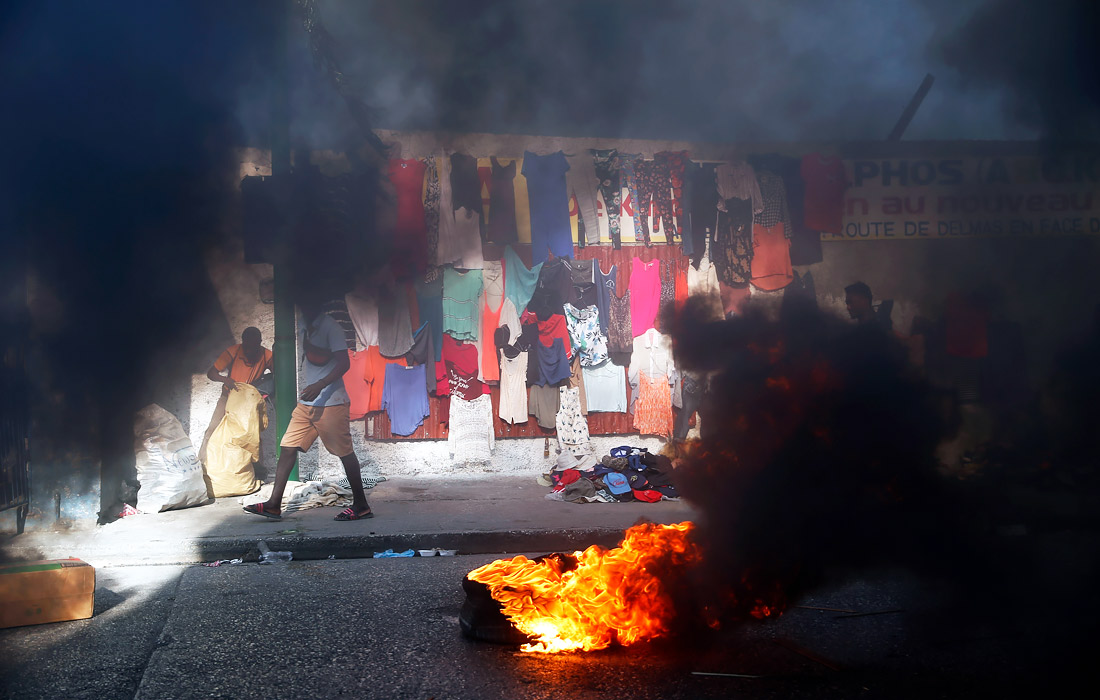 Гаити пойтахти Порт-о-Пренс шаҳрида норози аҳоли мамлакат раҳбари Жовенел Моиза истеъфосини талаб қилиб умуммиллий иш ташлаш ўтказмоқда.