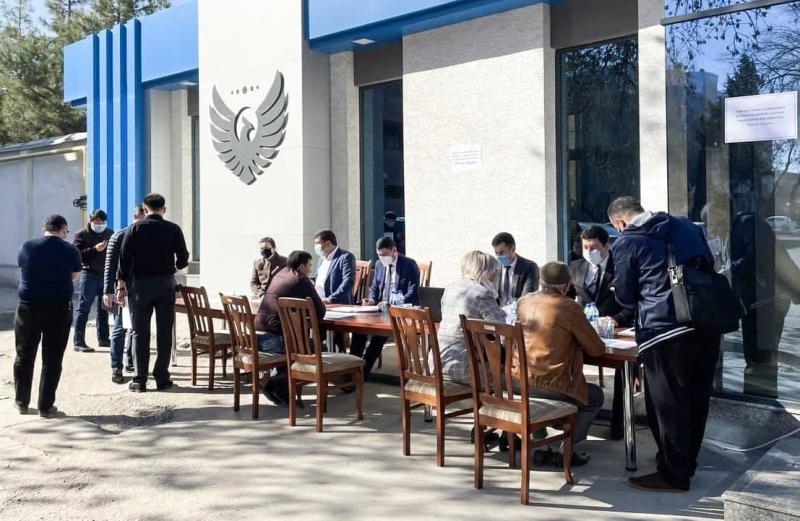 O‘zbekistonda “naqdlashtiruvchi korxonalar” doirasidagi mojarolar va tadbirkorlarning noroziliklariga oydinlik kiritildi