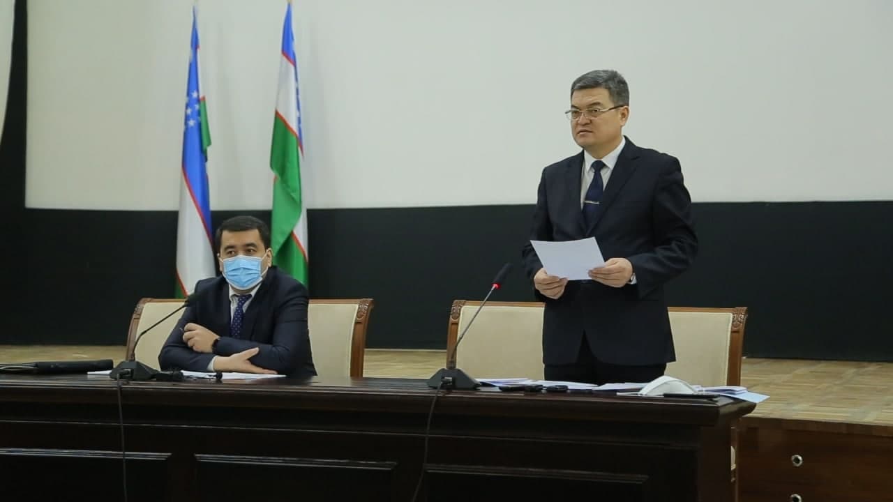 Abdumalik Allamurodov (o‘ngda) va Bobir Abubakirov, 2020-yil 1-dekabr kuni bo‘lgan uchrashuvdan lavha.