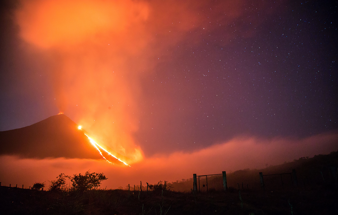 Гватемалада Пакайя вулқони отилиши.
