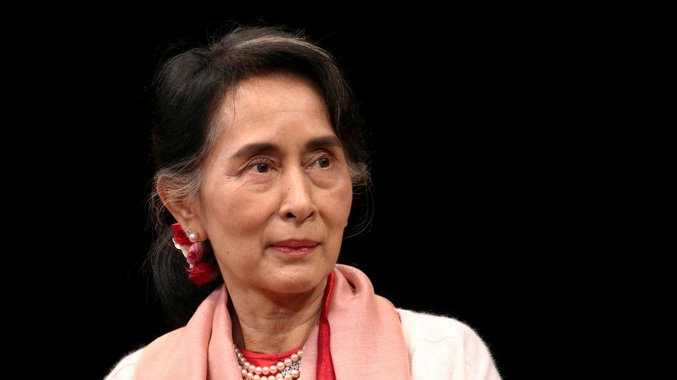 Aun San Su Chji.