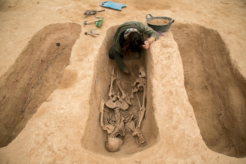 Arxeologlar Ispaniyaning Mora-de-Ebro hududida Ispaniyadagi fuqarolar urushi vaqtida Ebro hududidagi jangda halok bo‘lgan respublika askarlarining skeletlarini qazib oldi.