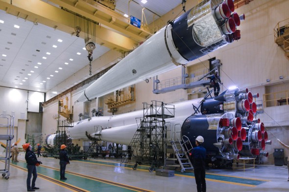Yangicha ranglarga bo‘yalgan “Soyuz” raketasi.