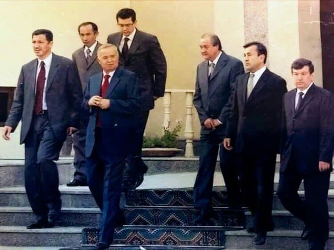 Chapdan o‘ngda: Shavkat Mirziyoyev, Sodiq Safoyev, Abdulaziz Komilov va Islom Karimov