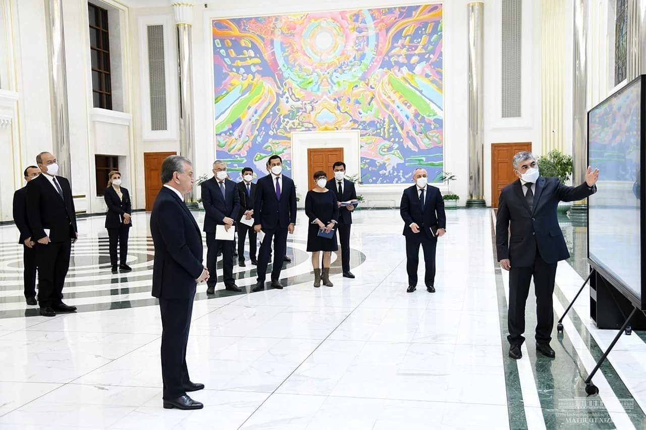 O‘zbekiston Prezidenti Shavkat Mirziyoyev 1-mart kuni Sirdaryo viloyatining investitsiya loyihalari taqdimoti bilan tanishdi.