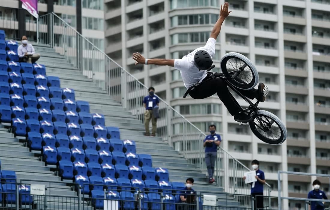 Tokio Olimpiadasida velosport bo‘yicha erkin uslubdagi BMX musobaqasining sinov jarayoni.