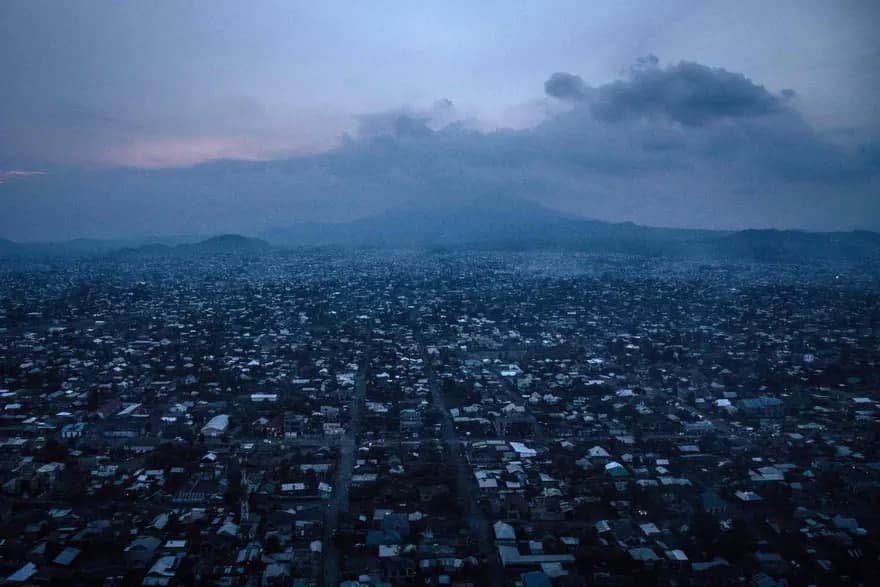 Nyiragongo vulqonining otilishi oqibatida Goma shahri elektr energiyasidan uzib qo‘yildi. Olimlar ikkinchi marta vulqon otilishi mumkinligini istisno qilmayapti.