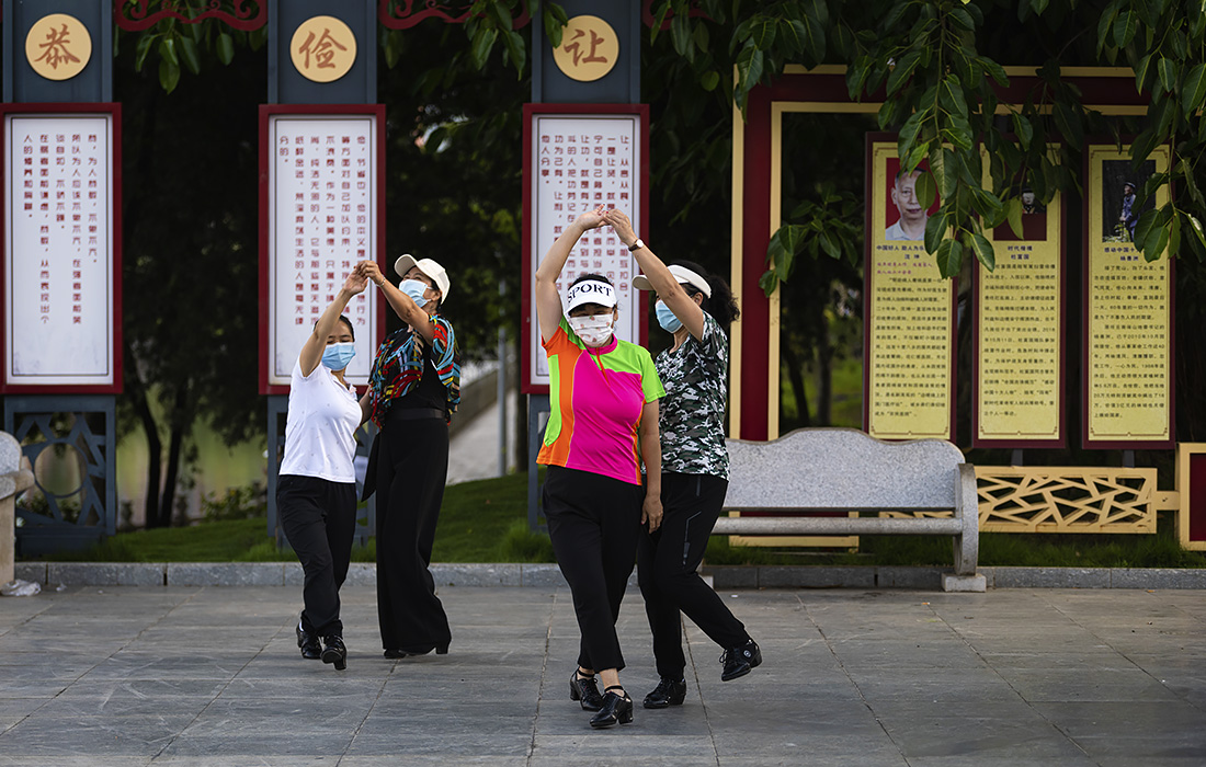Xitoy janubi-g‘arbidagi Yunnan provinsiyasida hukumati Juyli shahrida qat’iy karantin choralarini joriy qildi, bunga koronavirusga chalinish holatlarining tezkor o‘sishi sabab bo‘ldi, 2021-yil, 7-iyul