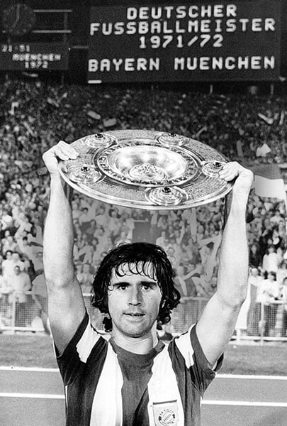 Bundesliganing 1971/72-yilgi  mavsumida Gerd 40 ta gol urdi. Bu rekord 49 yil davomida yangilanmadi. 2020/21-yilgi mavsumda Robert Levandovski bu rekordni yangiladi.