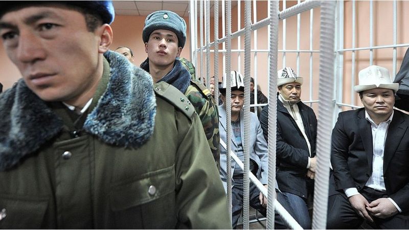 Japarov, Tashiyev va Mamitov 2012-yilda norozilik namoyishlari uyushtirishda va hokimiyatni qo‘lga olishga urinishda ayblangan.