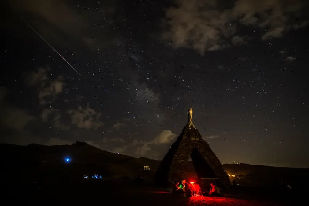 Ispaniyaning Syerra-Nevada shahri osmonida ko‘ringan meteor.