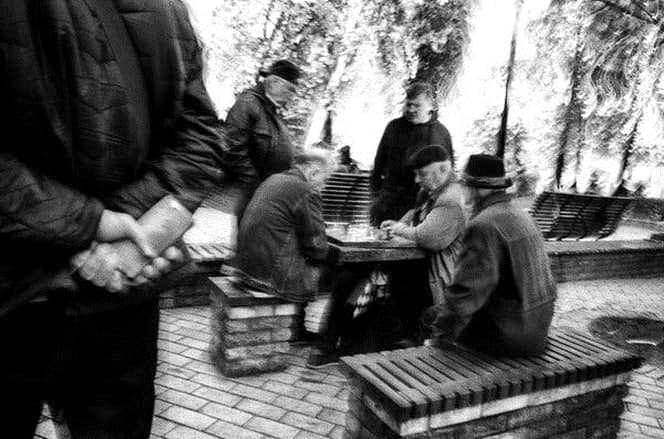 Шаҳар марказидаги шахматчилар. Украина. Киев