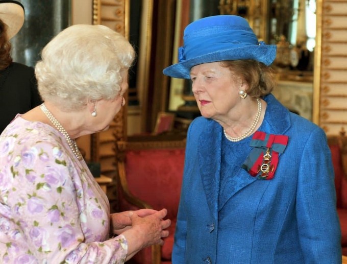 Қиролича Елизавета II ва Маргарет Тетчер. 2009 йил