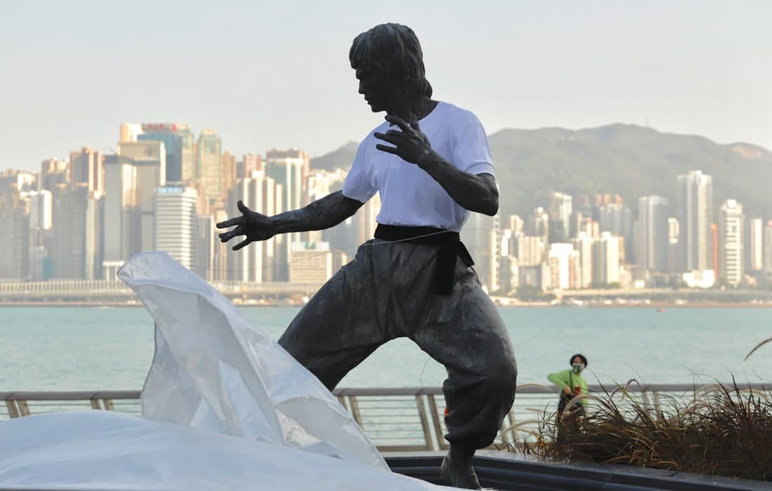 Гонконгда Брюс Ли ҳайкали реконструкциядан сўнг очилди.