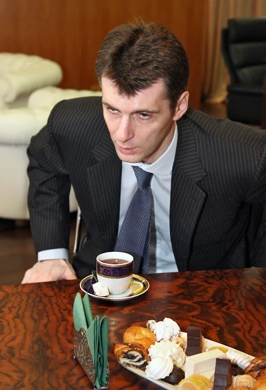 “Nornikel” kompaniyasi bosh direktori Mixail Proxorov o‘z kabinetida, 2007-yil