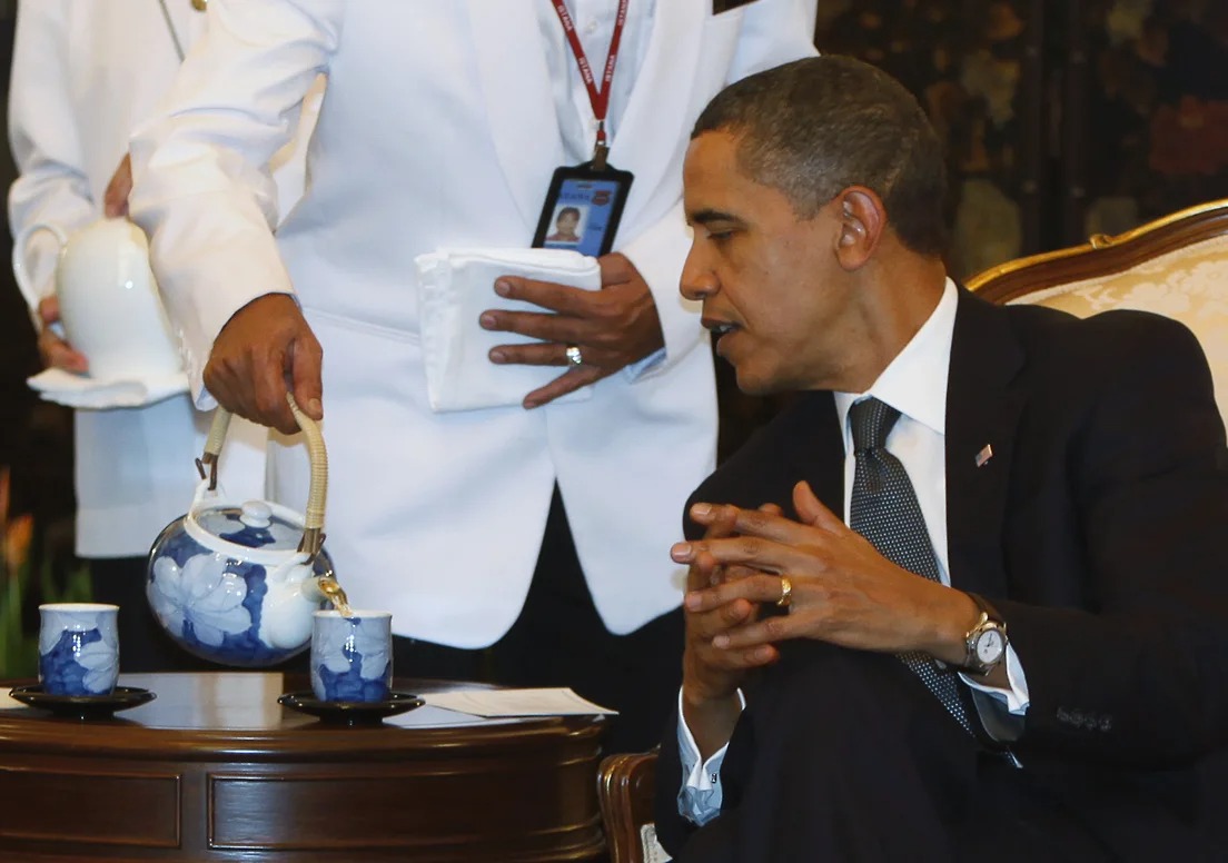 АҚШ собиқ президенти Барак Обама Сингапур бош вазири Ли Сян Лун билан учрашувда, 2009 йил