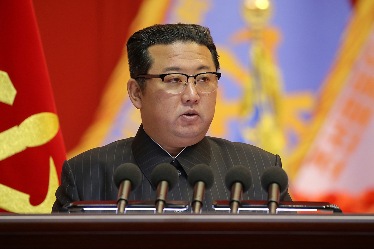 Ким Чен Ин Корея халқ армиясининг конференциясида