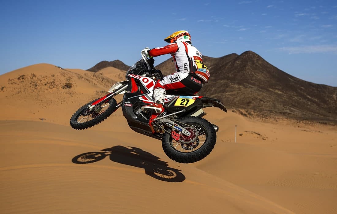 Saudiya Arabistonida o‘tayotgan Dakar-2022 rallisining sakkizinchi raundida qatnashayotgan Hero Motosports jamoasining portugaliyalik haydovchisi.