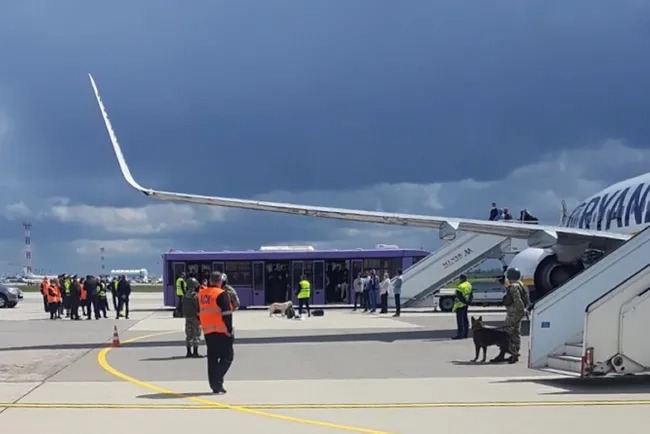 Ryanair 2021-yil 23-mayda Minsk aeroportiga favqulodda qo‘ndirilgandi.