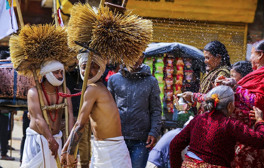 Nepalda Mah Mela diniy festivali.