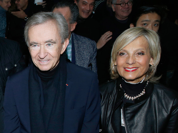 Bernard Arno rafiqasi Elen Mersye bilan Dior Homme erkaklar kiyimlarining 2018—=2019-yilgi kuz-qish ko‘rgazmasida