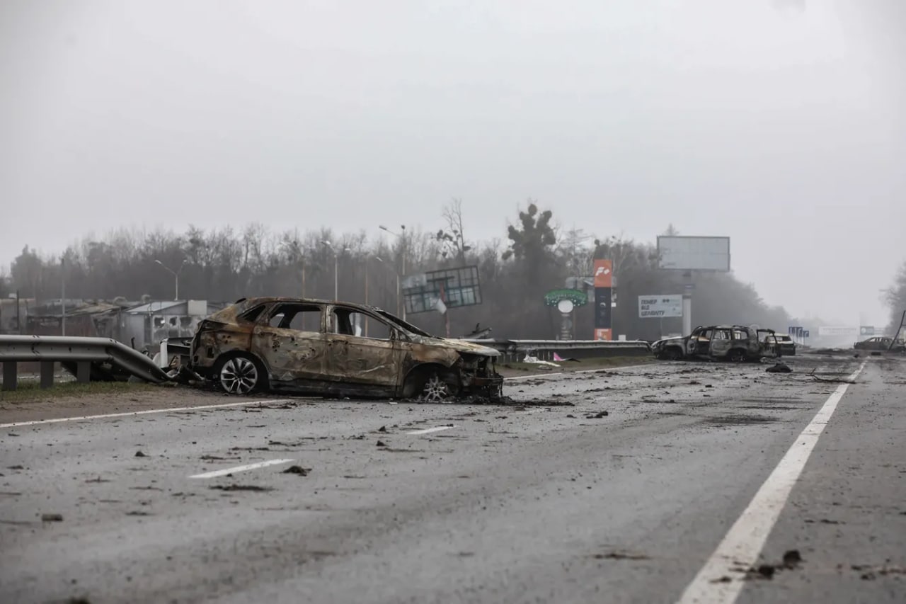 Бучадаги ёниб кетган машиналар.