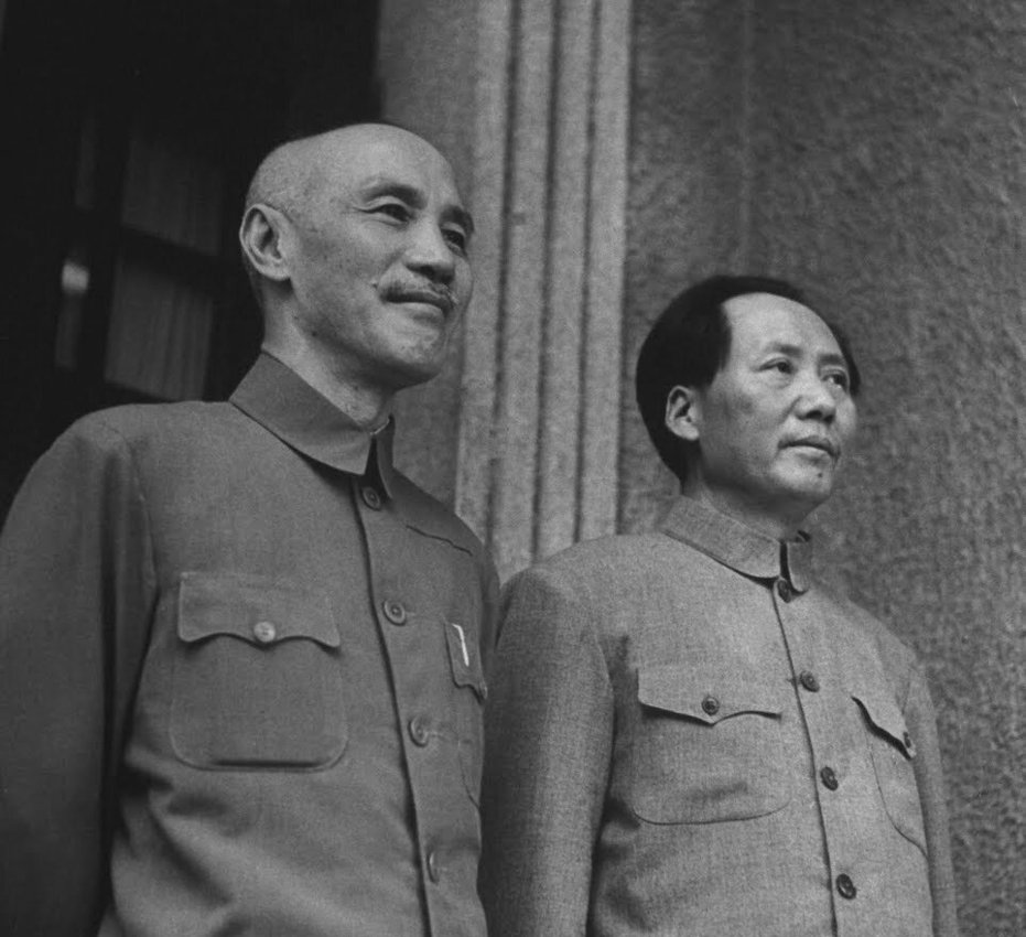 Chan Kay Shi (chapda) va Mao Szedun (o‘ngda)