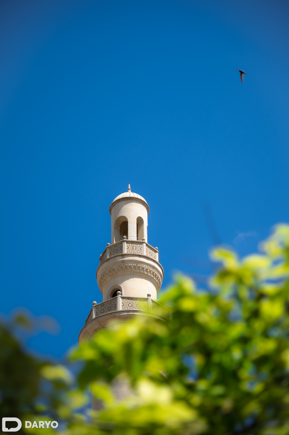 Juma masjidi minorasi. Ma’lumotlarga ko‘ra, ushbu masjid 743–744-yillarda qurilgan. Aytishlaricha, Juma masjidi Ozarbayjonda bo‘lgan 11 zilziladan 8 tasida omon qolgan yagona obida hisoblanadi.