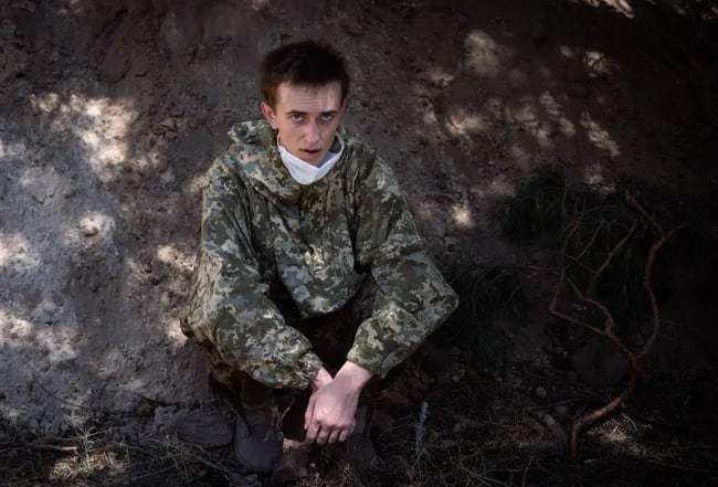 LXRda asirga olingan ukrainalik askar, Starobelski tumani.