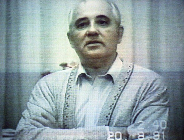 SSSR prezidenti Mixail Gorbachyovning xalqqa videomurojaatidan lavha, u 1991-yil 20-avgustda Forosdagi dachada uy qamog‘ida saqlanayotgan paytida yozib olingan