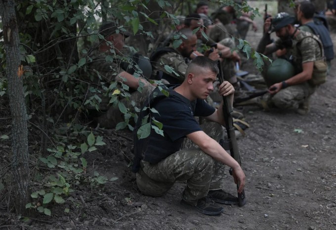Ukraina harbiylari Donetsk viloyatida front chizig‘idagi pozitsiyalarda