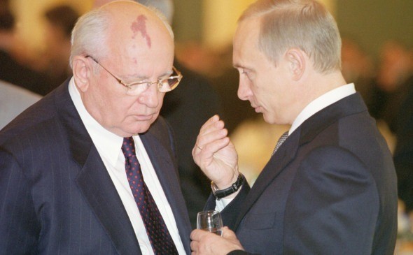 Горбачёв ва Путин 2002 йилда