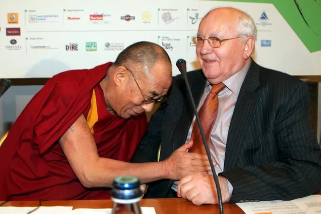 Михаил Горбачёв ва Далай Лама. Рим, 2007 йил 15 декабрь.