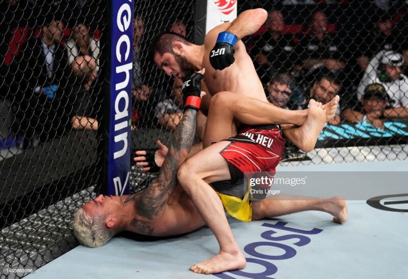 UFC 280. Islom Maxachev Charlz Oliveyrani muddatidan avval mag‘lub etib, yangi chempionga aylandi