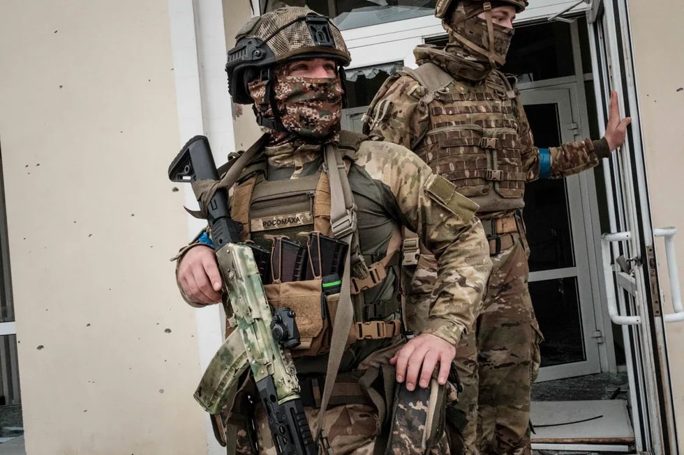 Ukraina Qurolli kuchlari askarlari Kupyansk-Uzlovoy temiryo‘l stansiyasida.