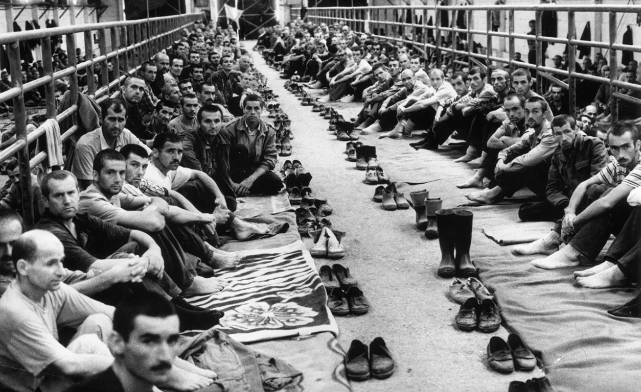 3 — Serbiya konsentratsion lageridagi xorvat va bosniyalik mahbuslar, 1992-yil