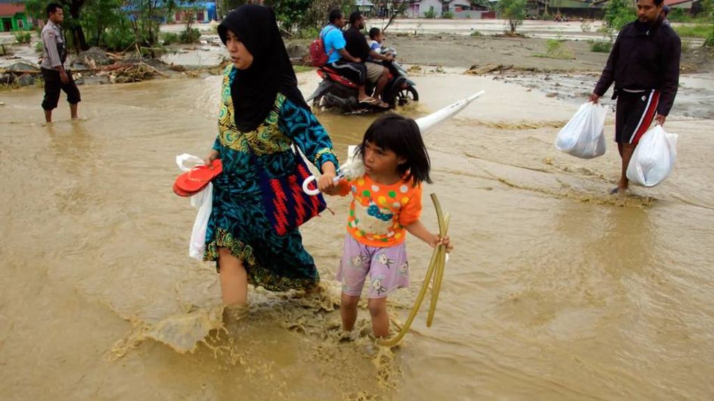Indoneziyada toshqin oqibatida 15 kishi, asosan bolalar halok bo‘ldi