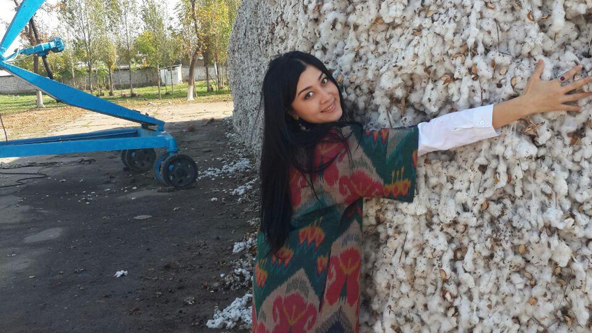 Keksa va juda yosh bokira qizlarning porno videolari