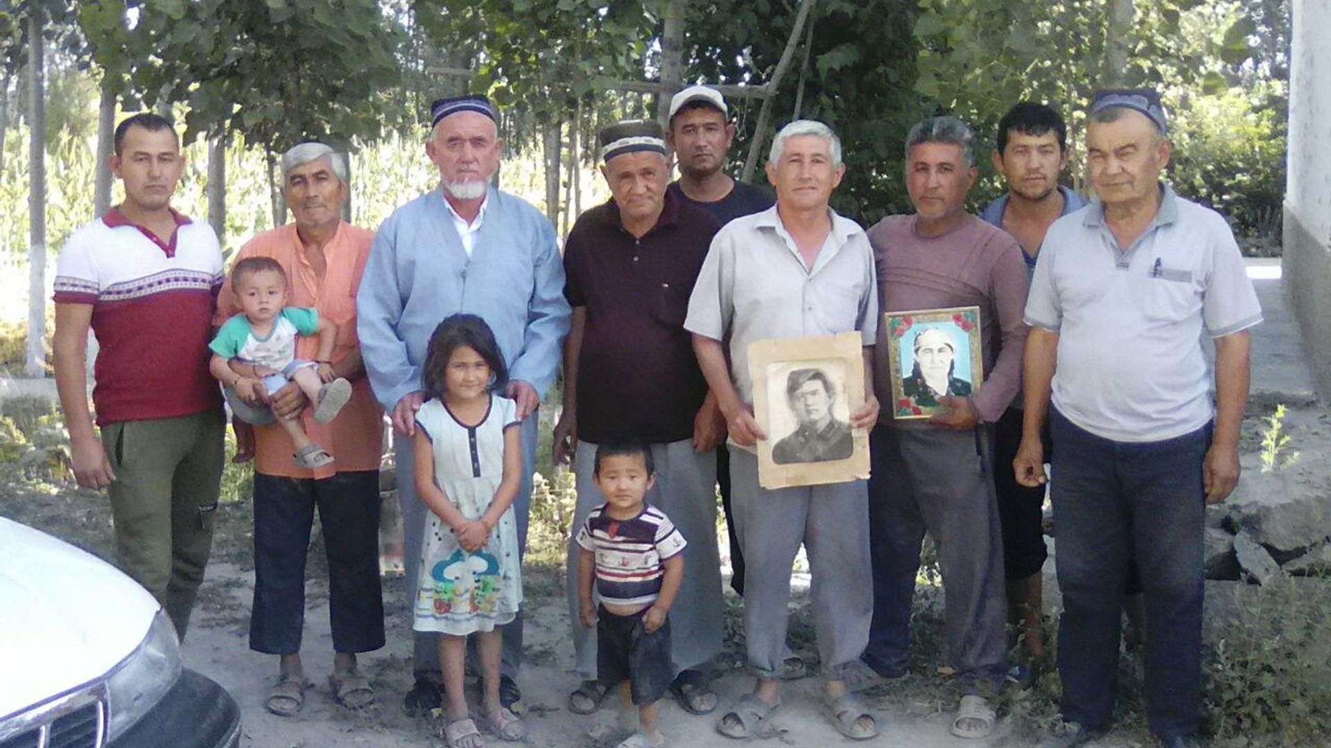 Ota-onalar uyda onlayn bolganlarida, kirishda jinsiy aloqa