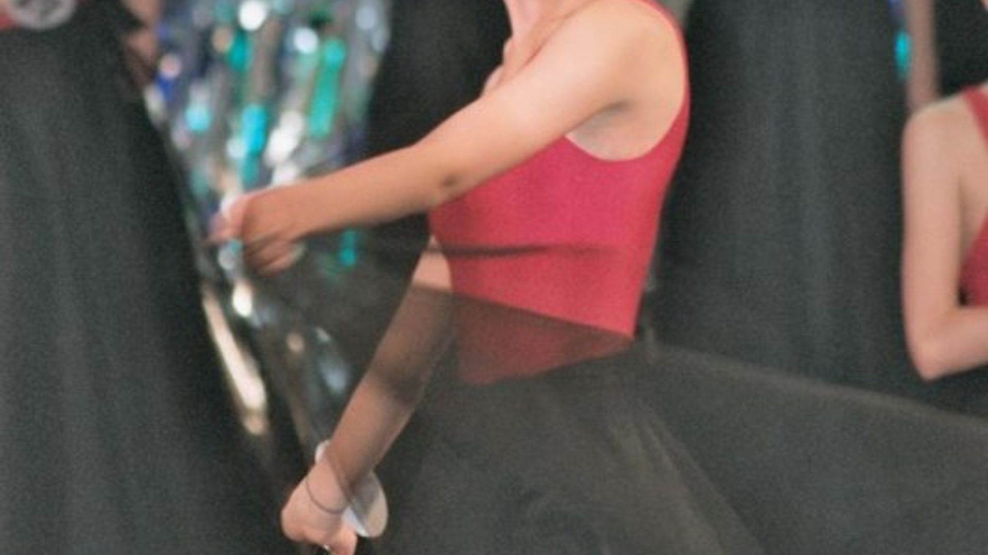 Hammomdagi ayolning erotik fotosurati