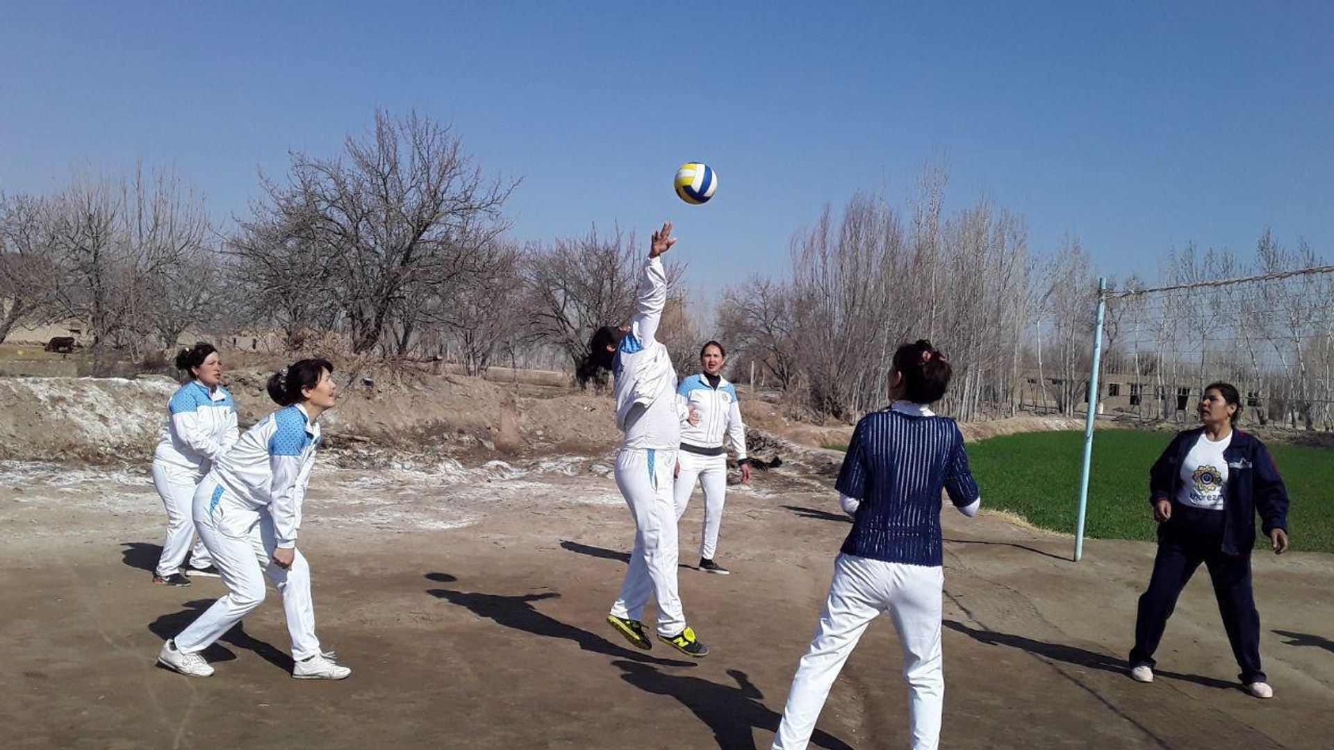 Qizlar chomilishda dick sorish