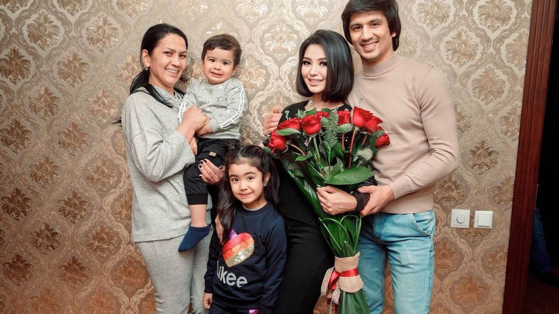 Guruh porno masturbatsiya