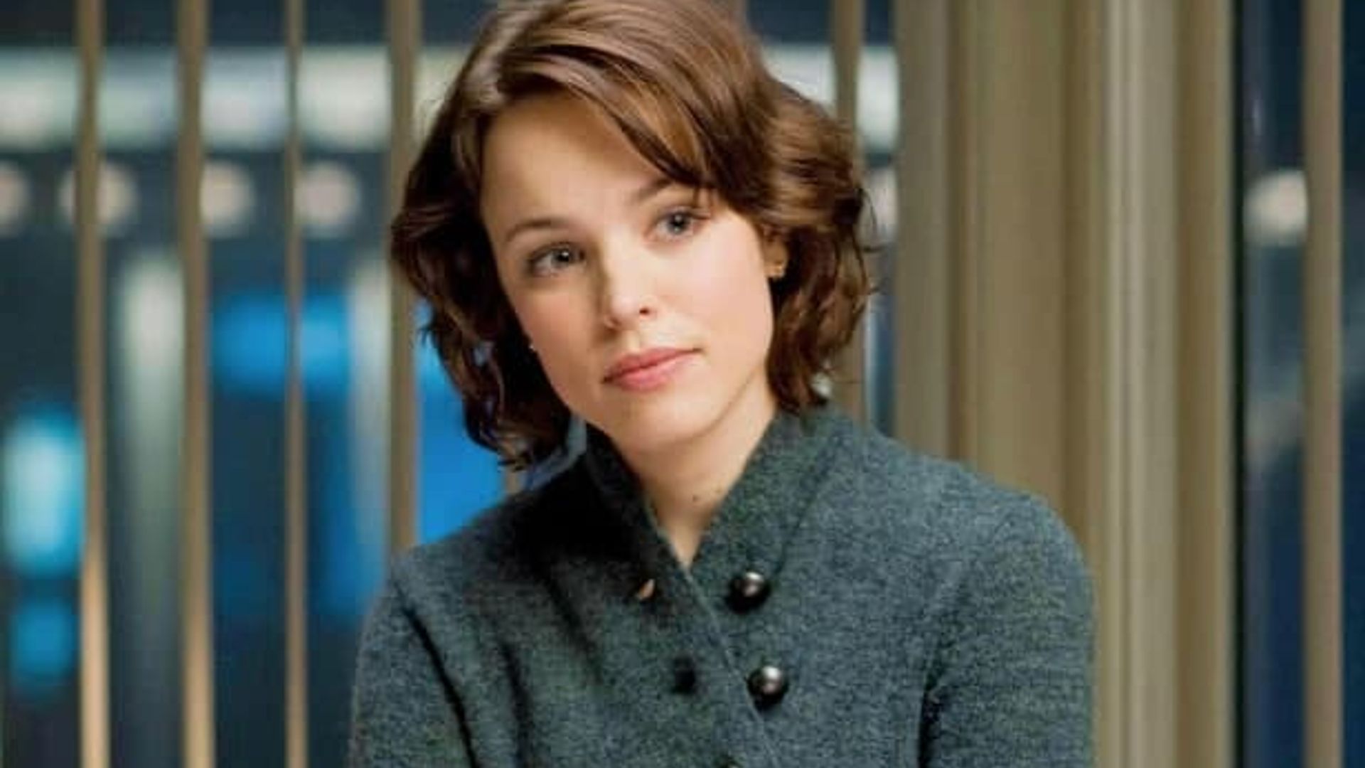 Mini mayo kiygan yalangoch qizlar