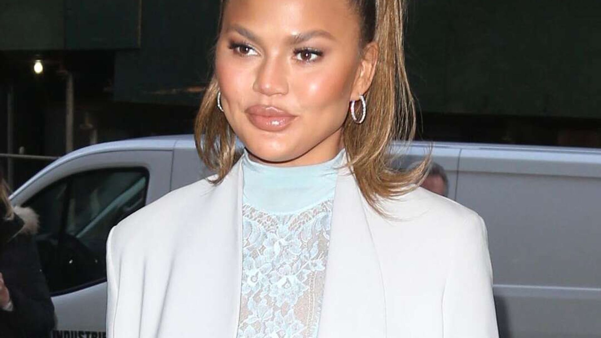 Erotik video yotoqda ertalab noziklik