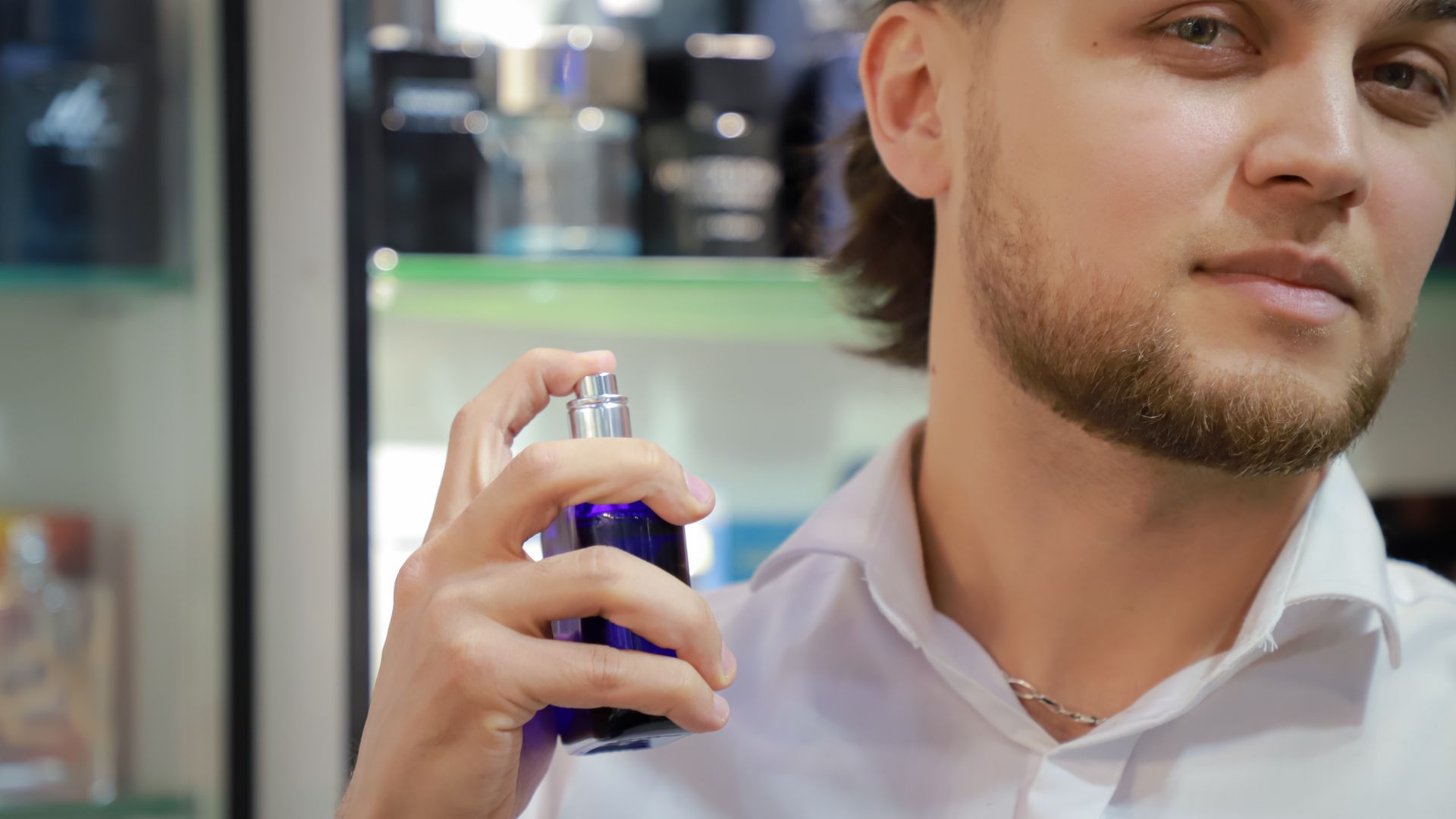 Onasi qizini onanizm bilan shugullanayotganda ushlab oldi va uni jinsiy aloqa videosi bilan jazoladi