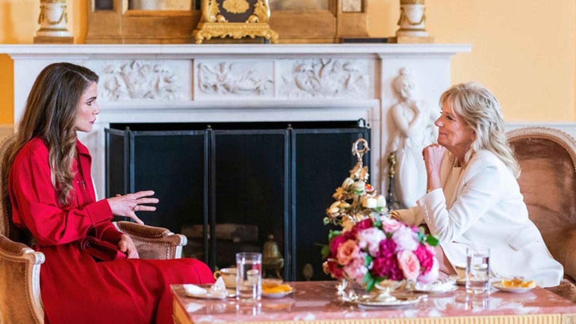 Semiz ayollar sutyen kiygan