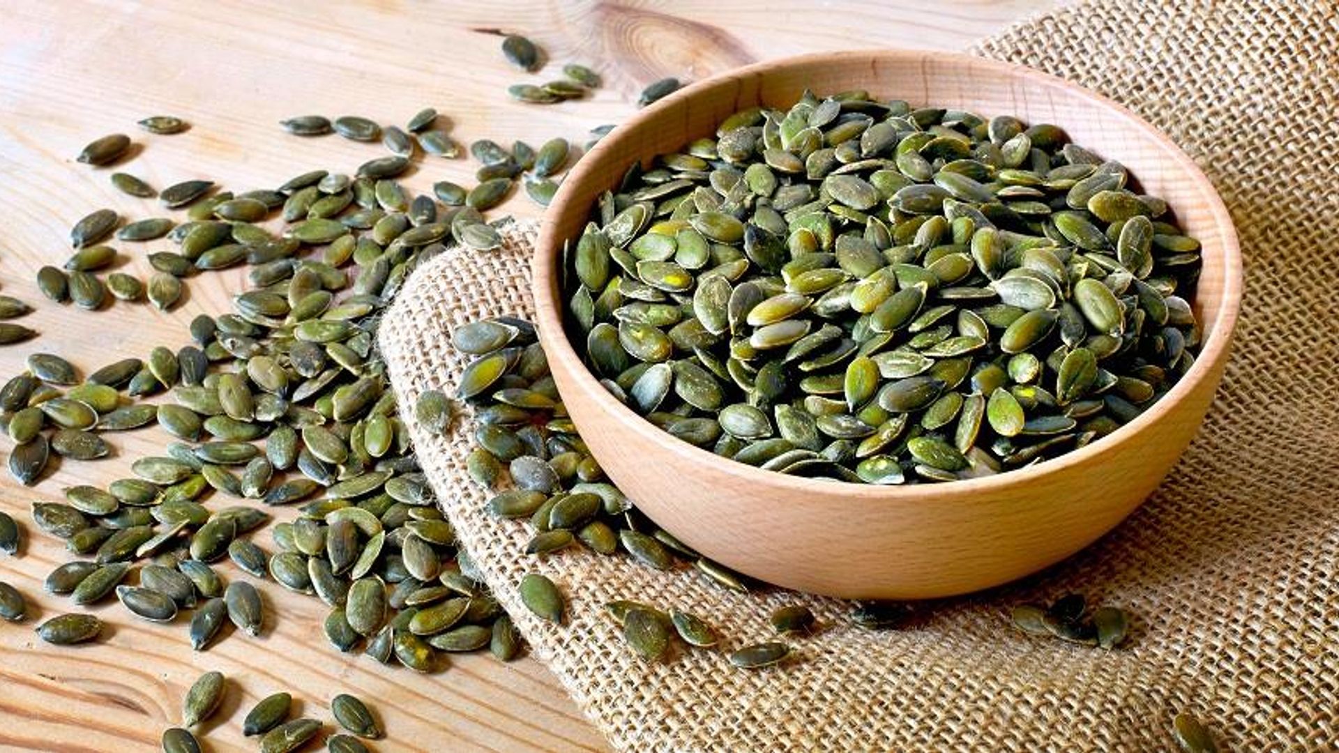 Xotinini qovoq bilan sikayotgan er surati