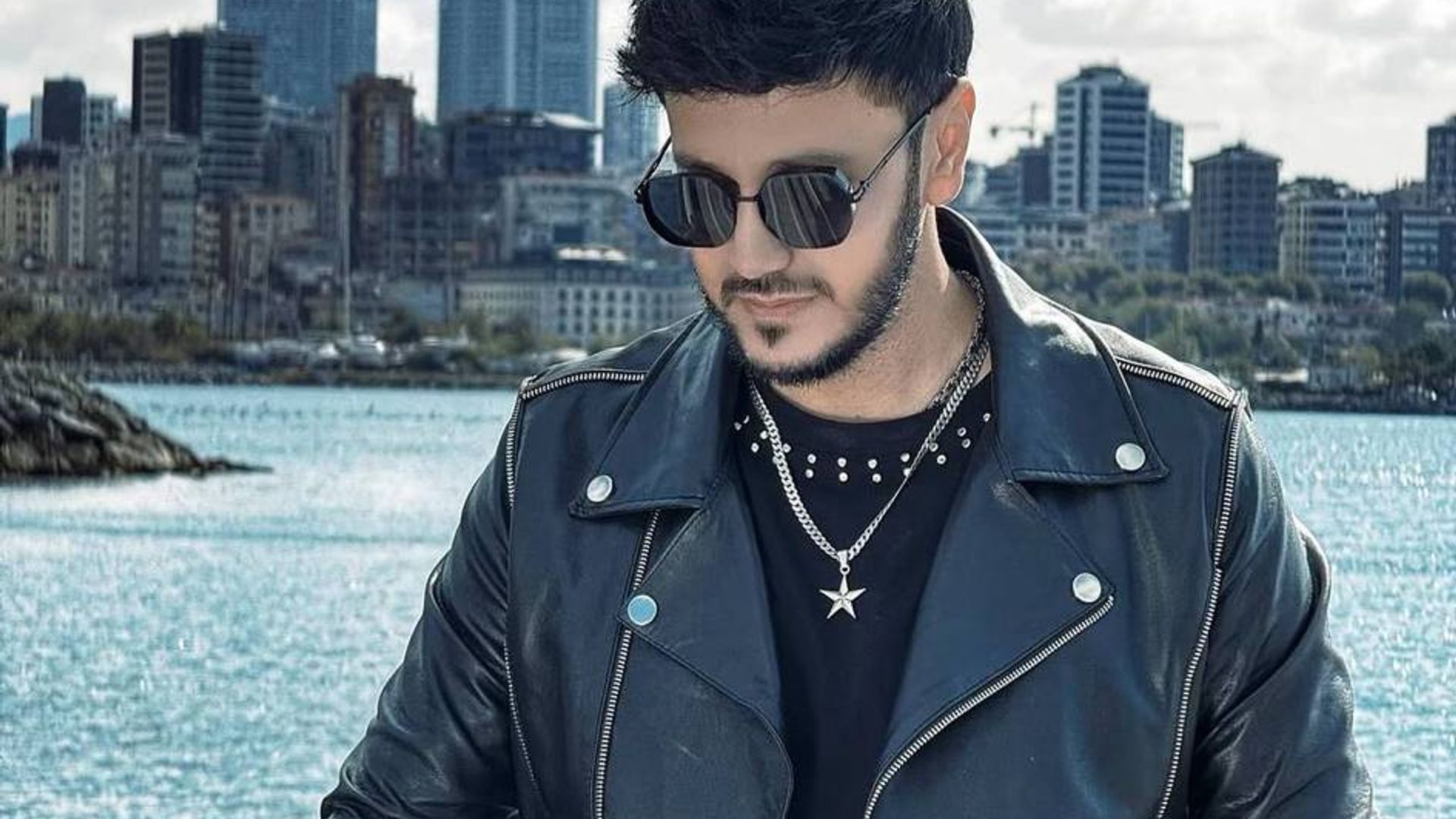 Porno ijarachi uy bekasi sikadi