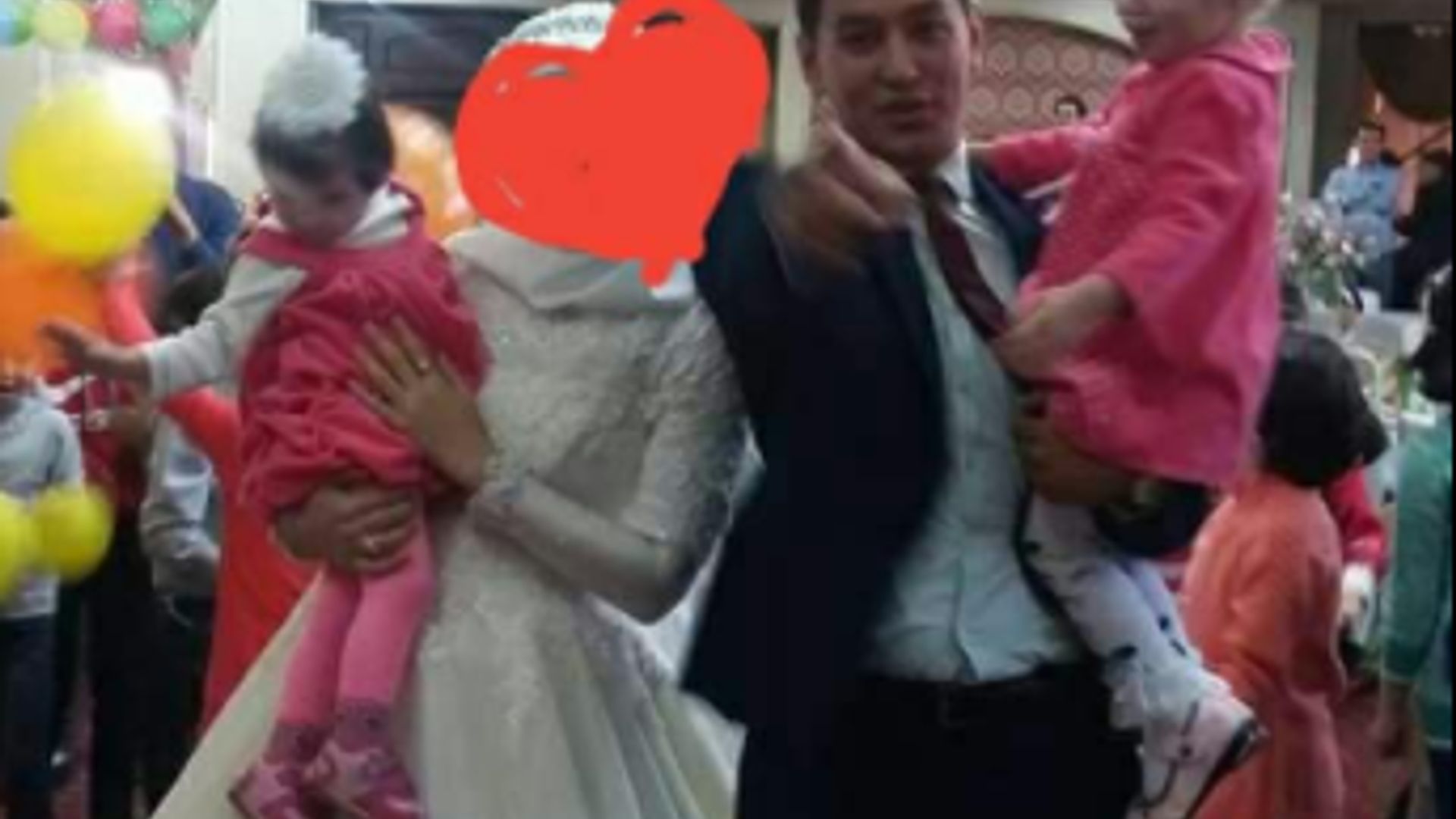 Ayolning anusini yalagan porno Omsk transvestitlari va transseksuallar