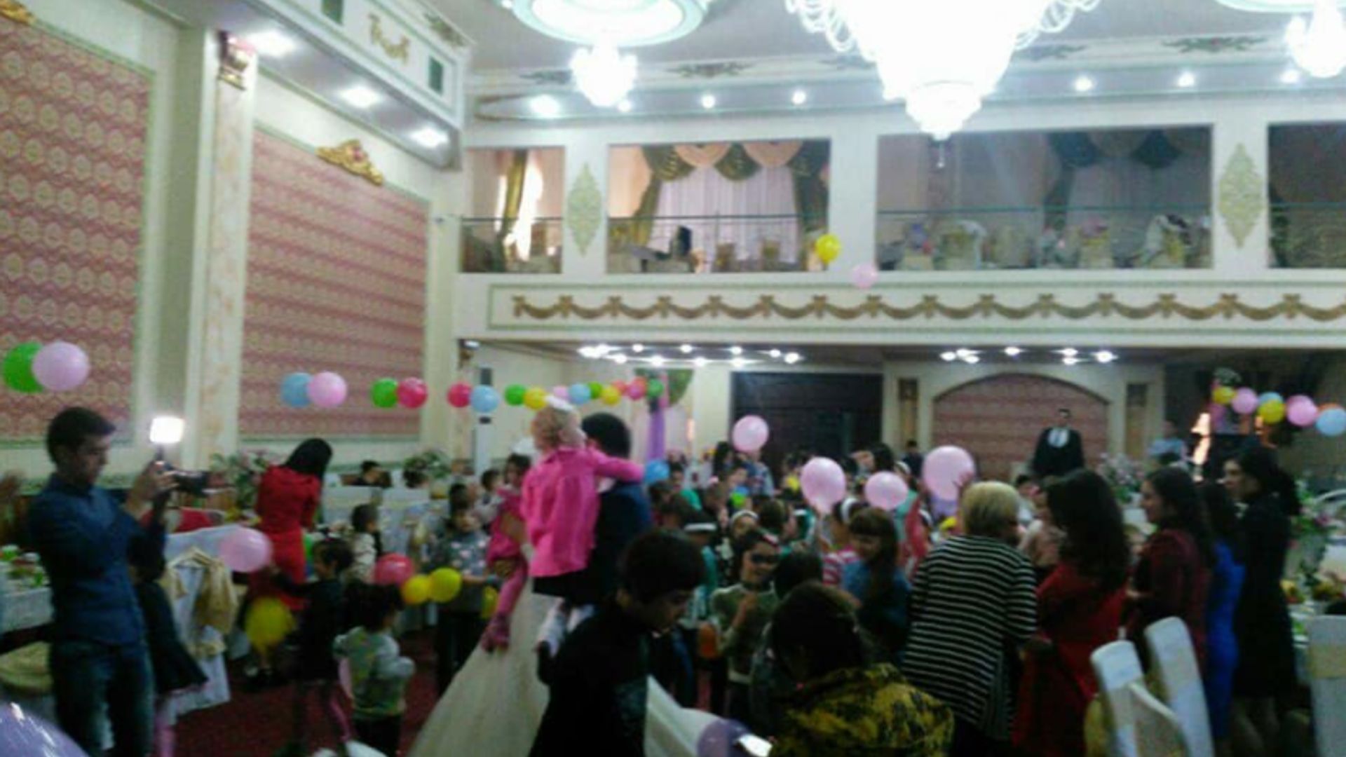 Xoroz emayotgan kelinlar suratlari Xoroz emayotgan kelinlar suratlari